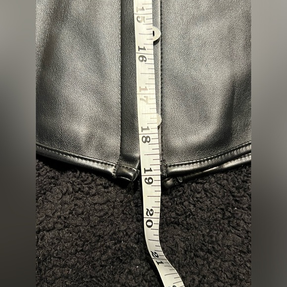 Black Leather Underbust Corset - Picture 4 of 7